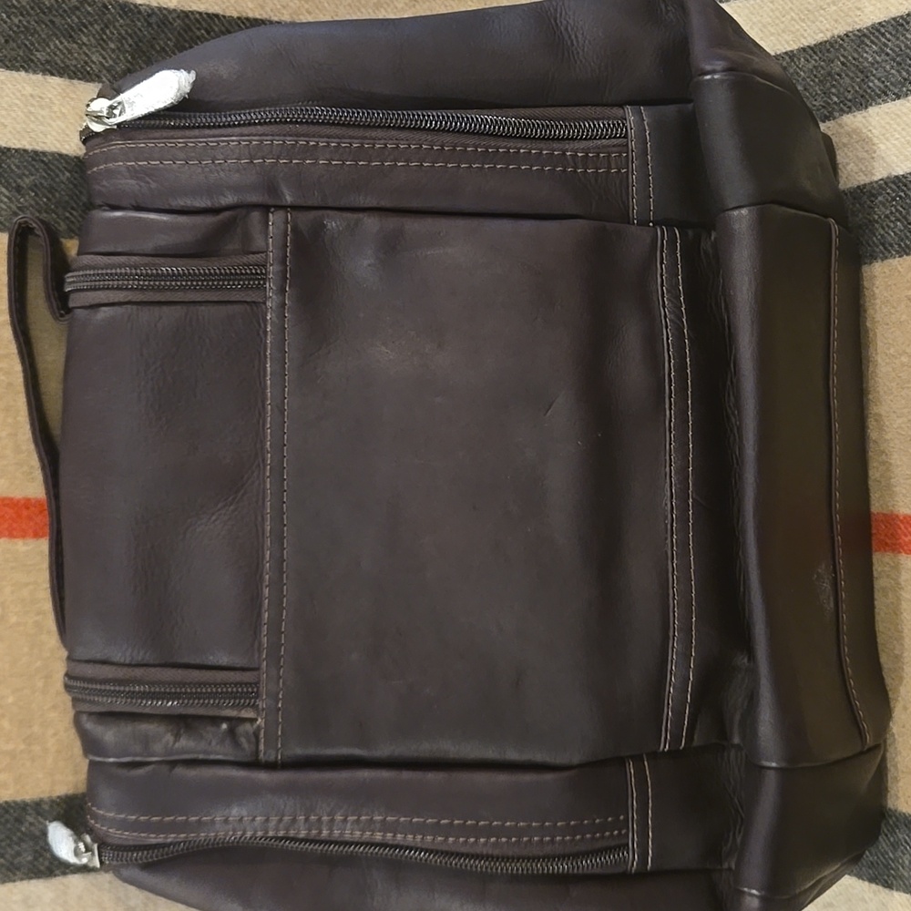 Brown Leather Hanging Travel Toiletry Kit NWOT - Picture 6 of 13